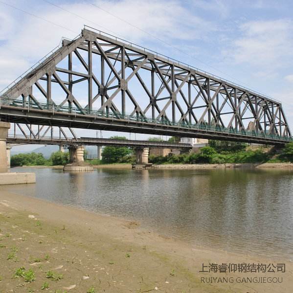 小型钢架结构厂房图_钢结构厂房地基基础图_钢管对地基变形的要求