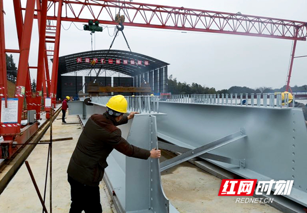 钢管对地基变形的要求_钢结构厂房地基基础图_小型钢架结构厂房图