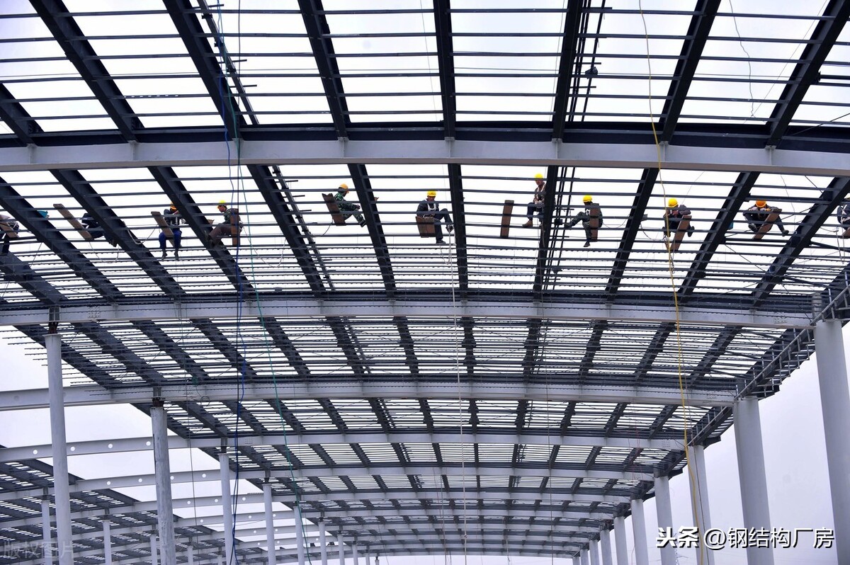 高层钢结构建筑吊装施工技术探讨
